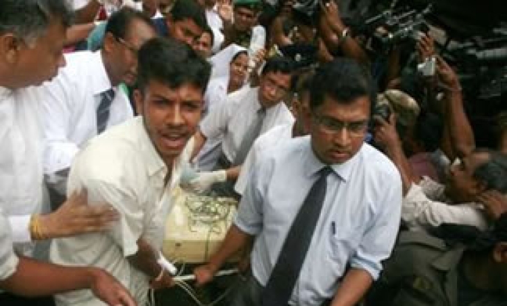 Chief editor of prominent anti-government newspaper shot dead in Sri Lankan capital