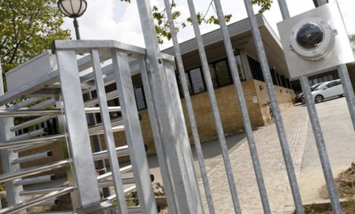 Threats from Islamists force Danish newspaper behind a barricade