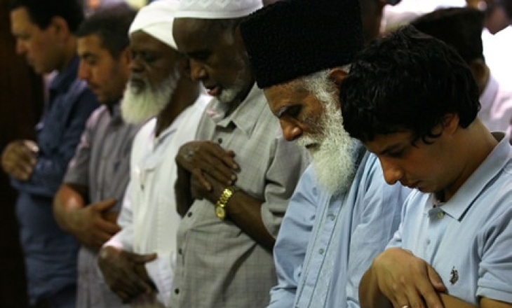 Many Americans feel coverage of poor, Muslims, Hispanics is too negative