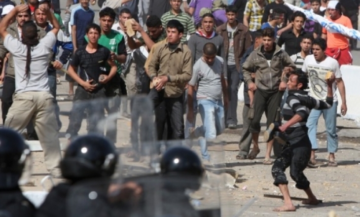 Iraq cracks down on media; violations in Yemen, Libya