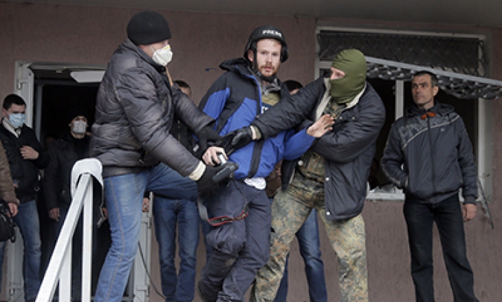 Anti-press attacks rise as tensions escalate in Ukraine