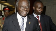 Kenya's president signs into law controversial media bill, Prime Minister criticises move