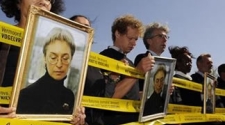Politkovskaya murder retrial begins in Moscow, critics question quthorities' will to solve case