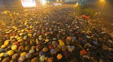 Chinese authorities censor reporting from pro-democracy protests in Hong Kong
