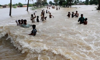 Pakistan floods: one journalist dead, houses of over 200 completely damaged